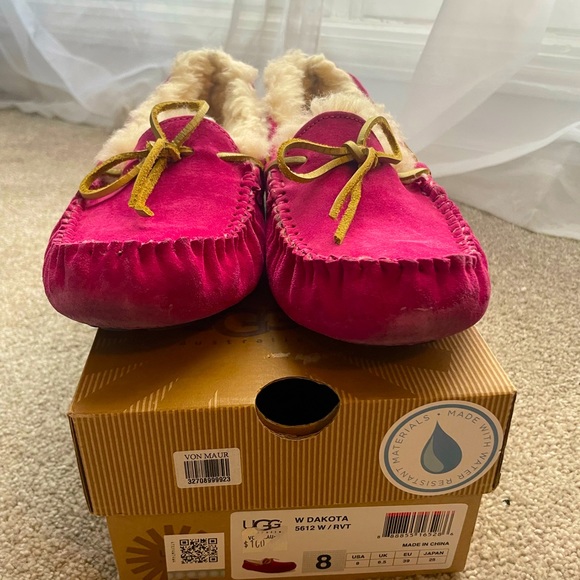 Ugg Mocassin Slippers - Picture 2 of 9